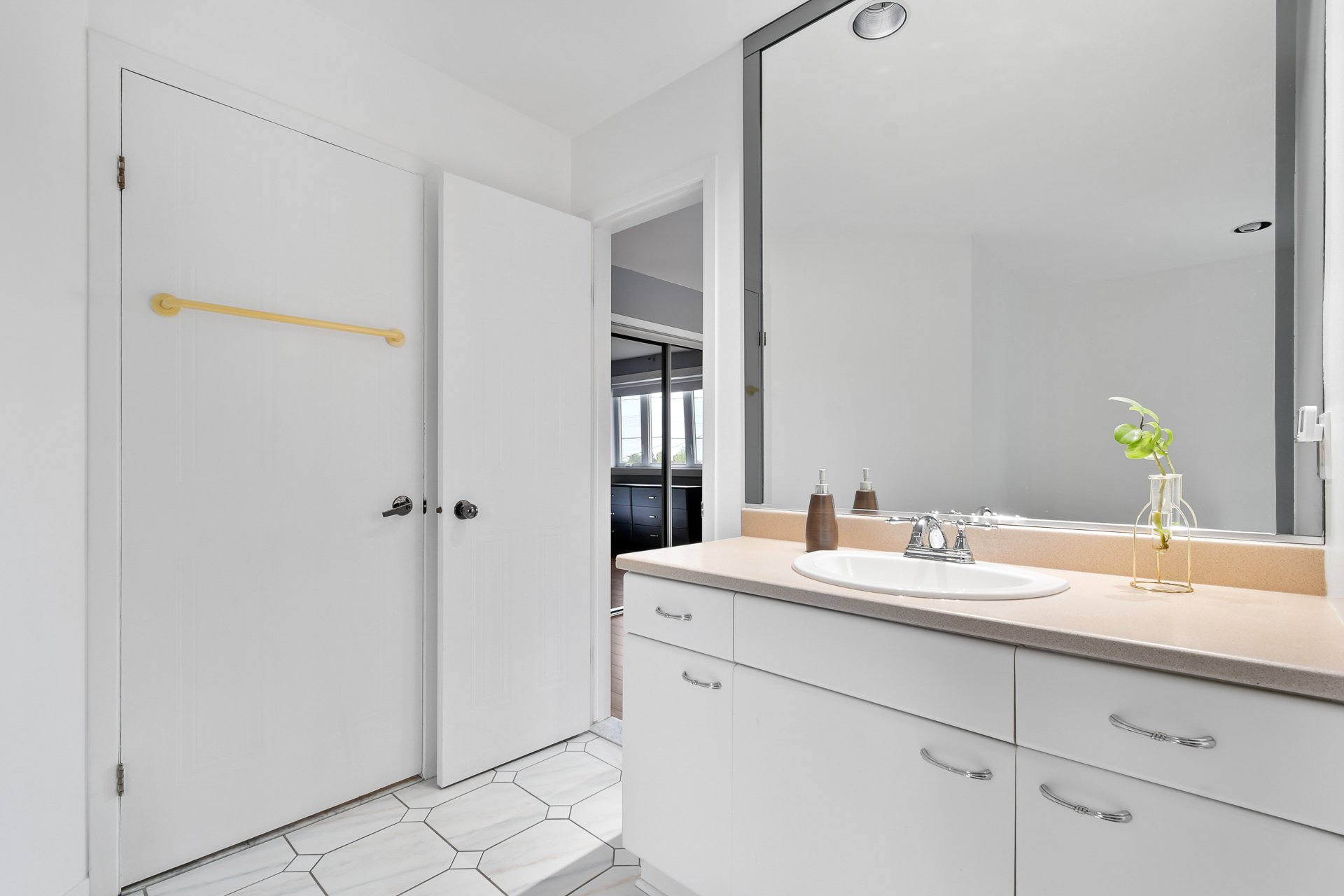 Ensuite bathroom