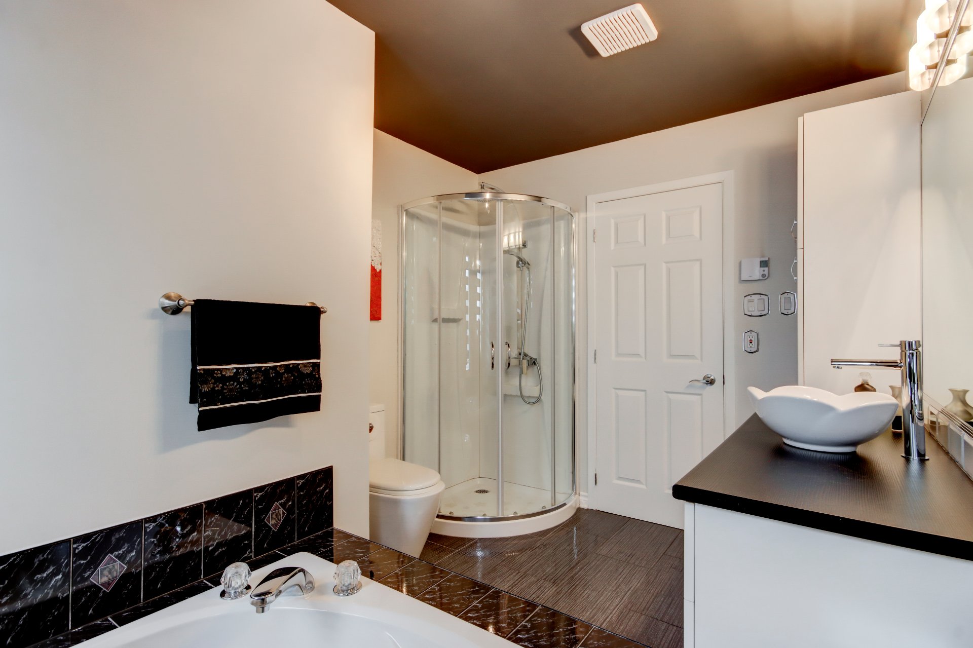 Photo - Bathroom
