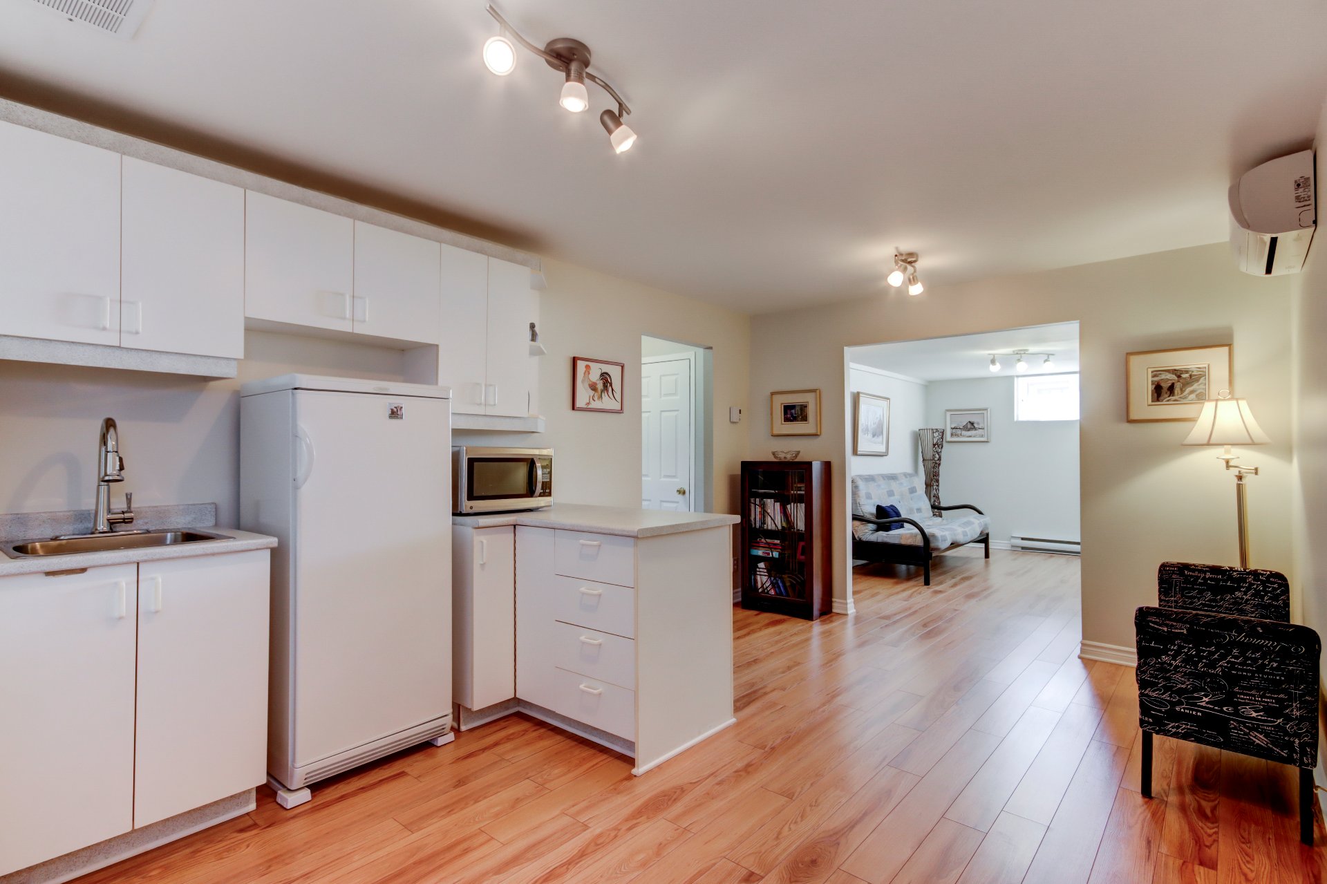 Photo - Kitchen