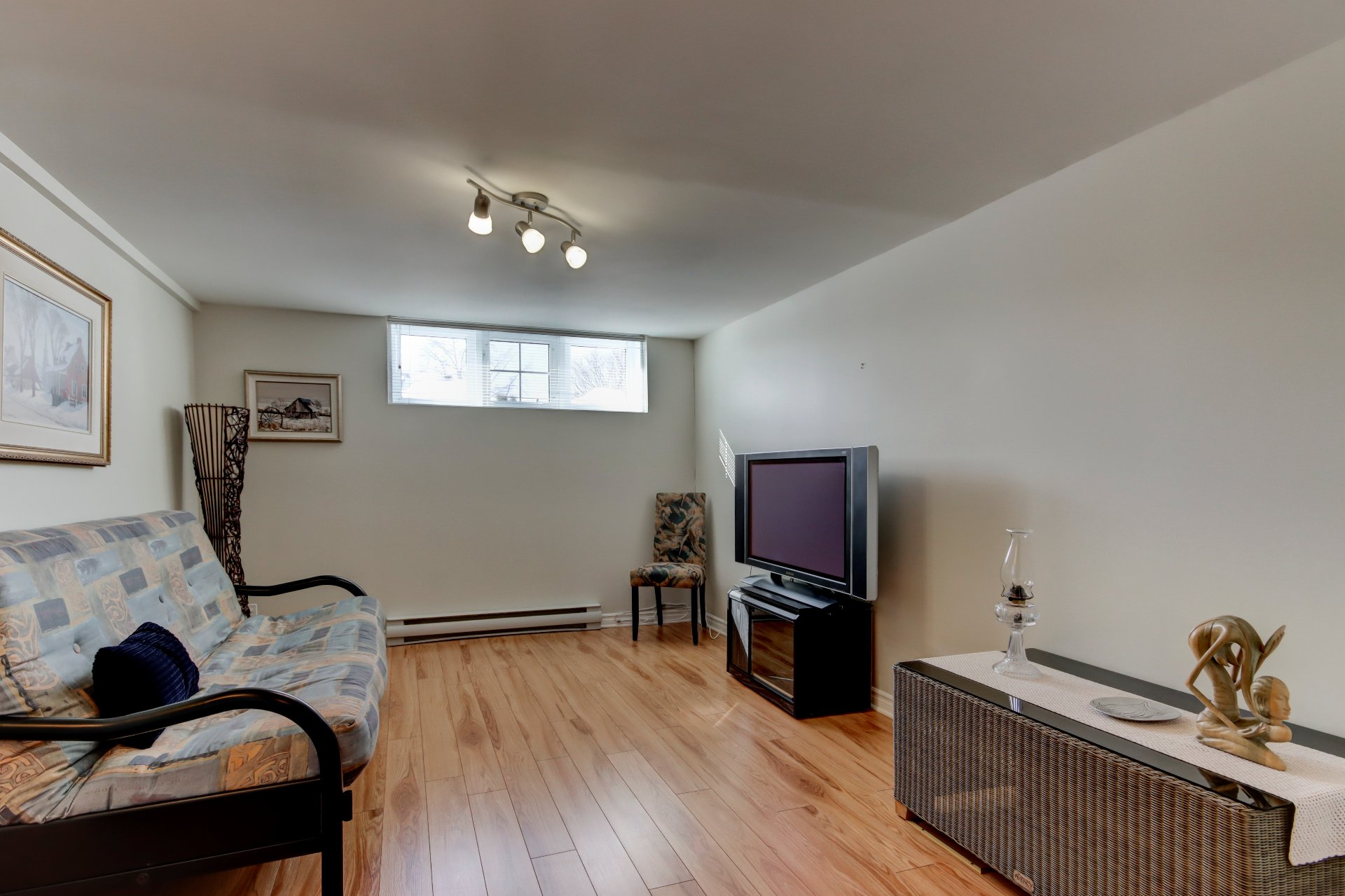 Photo - Family room