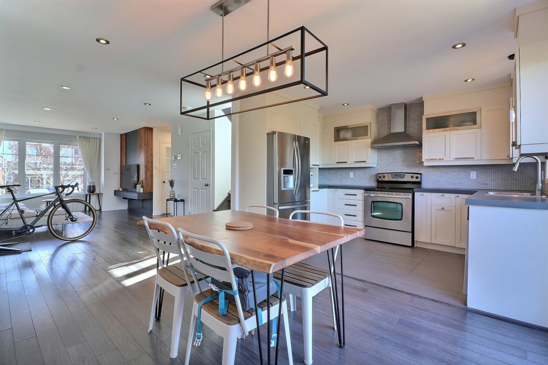 Photo - Dining room