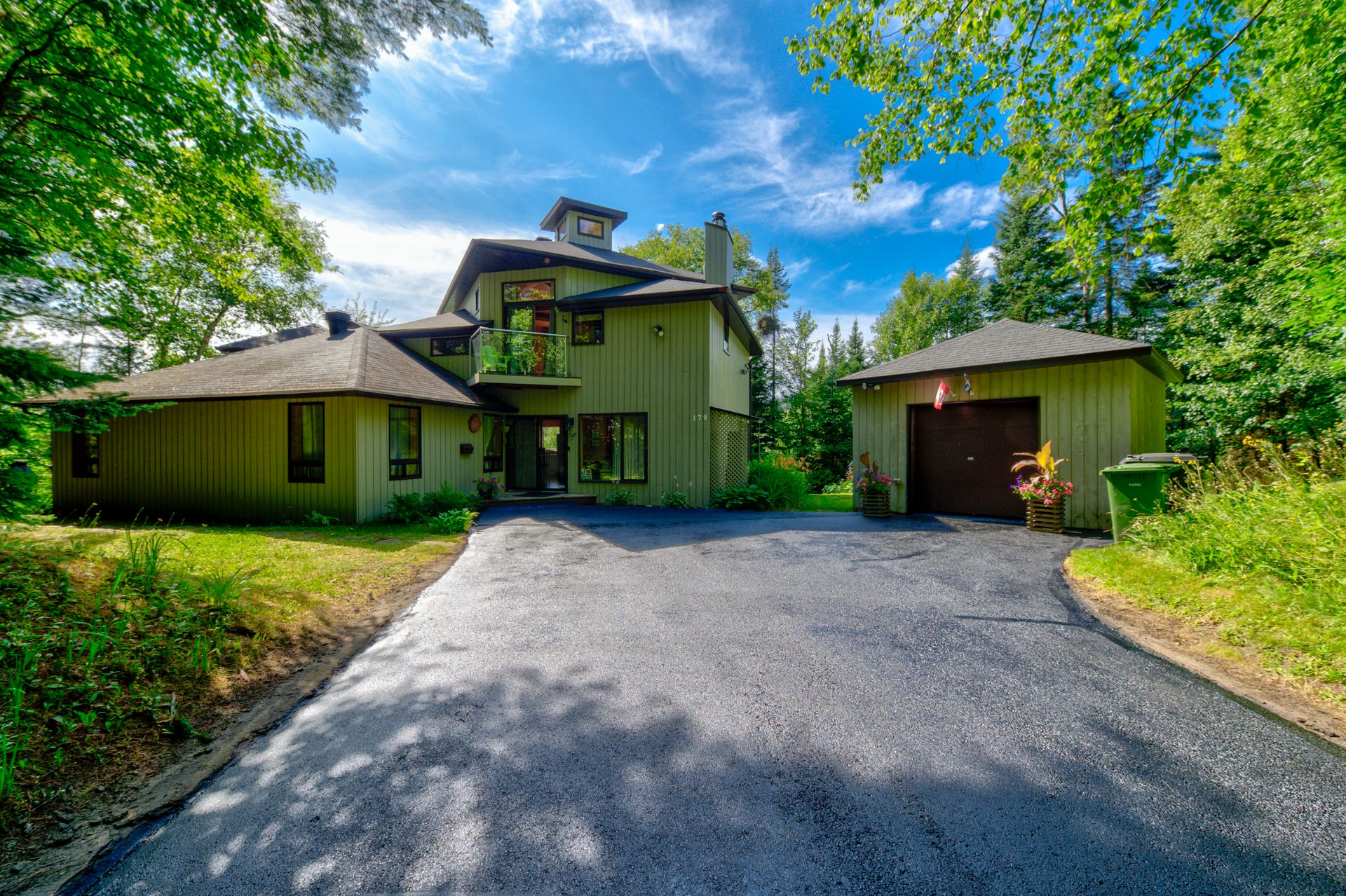 Photo - Frontage