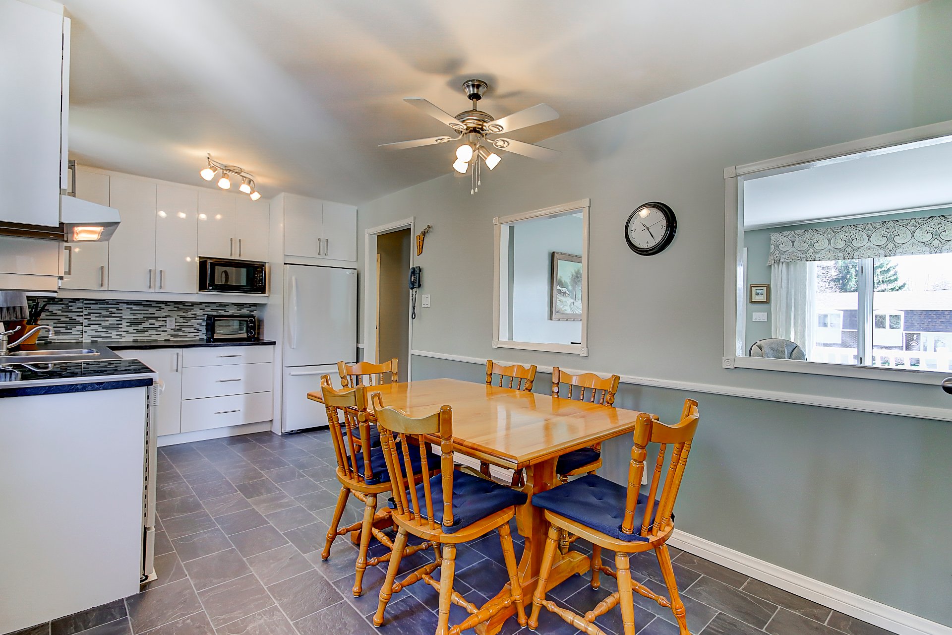 Photo - Dining room