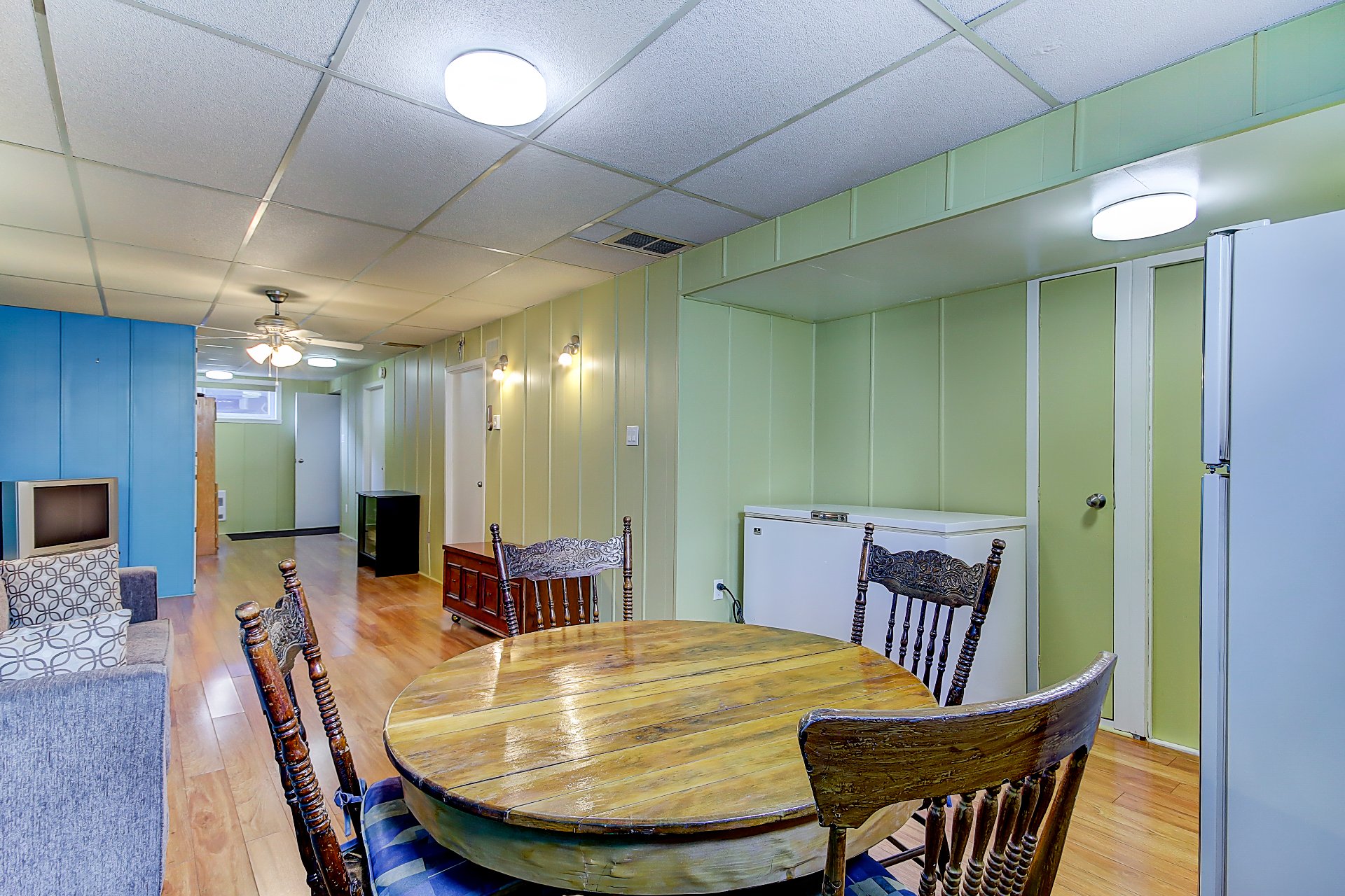 Photo - Family room