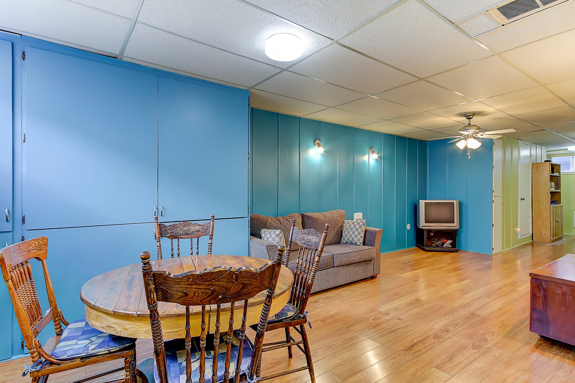 Photo - Family room