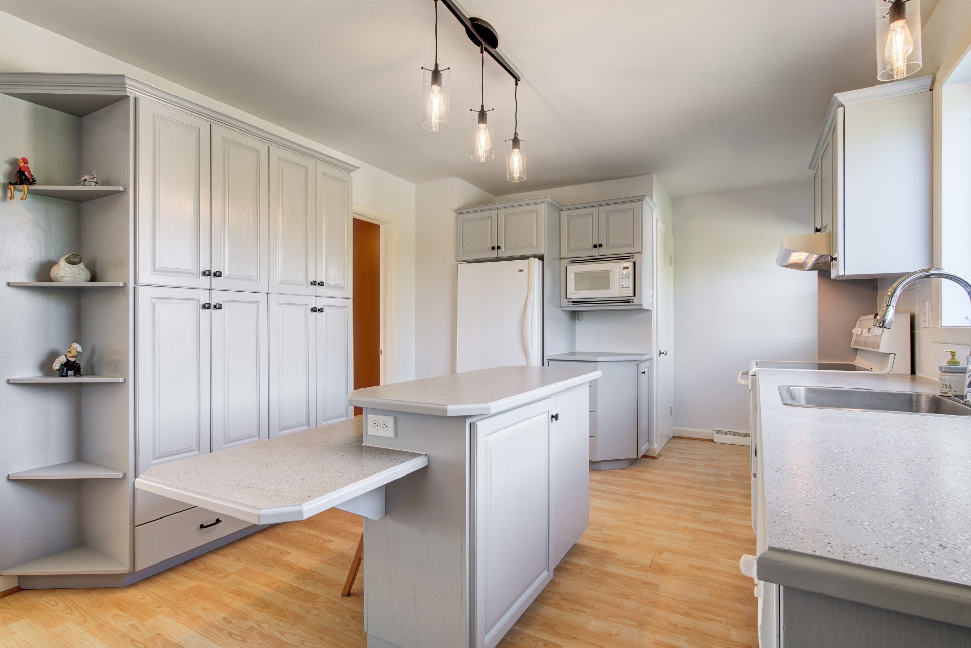 Photo - Kitchen