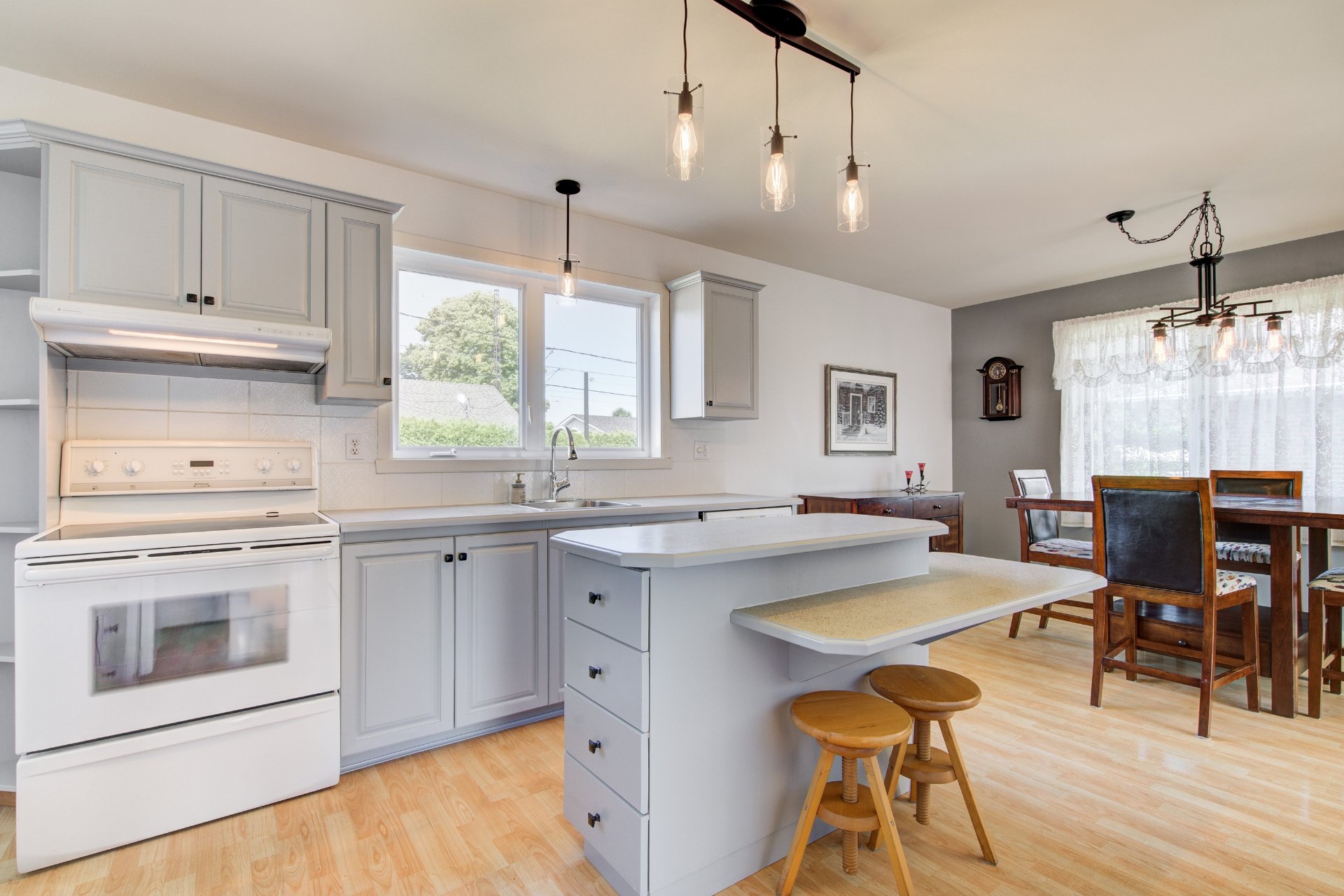 Photo - Kitchen