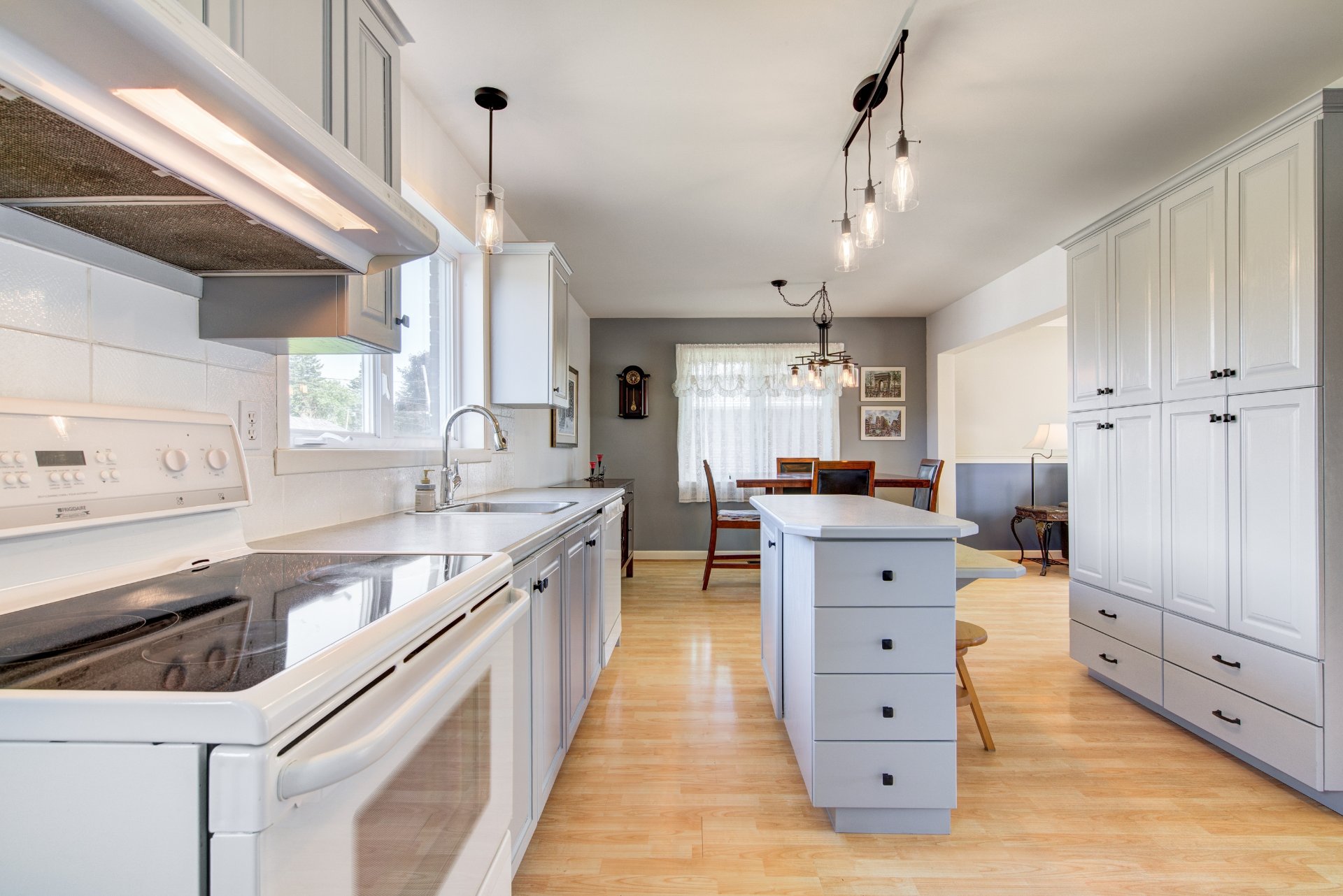 Photo - Kitchen