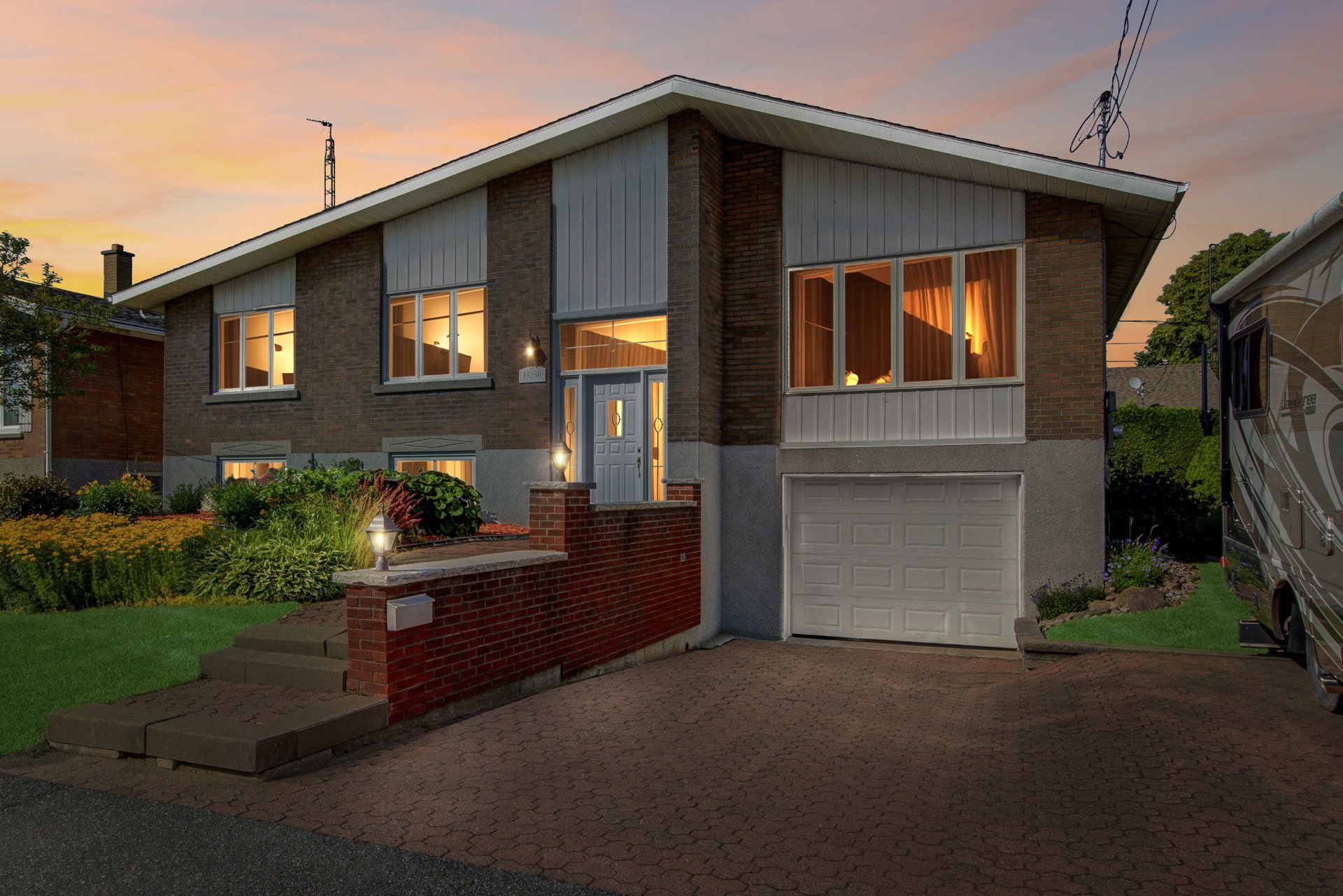Photo - Frontage