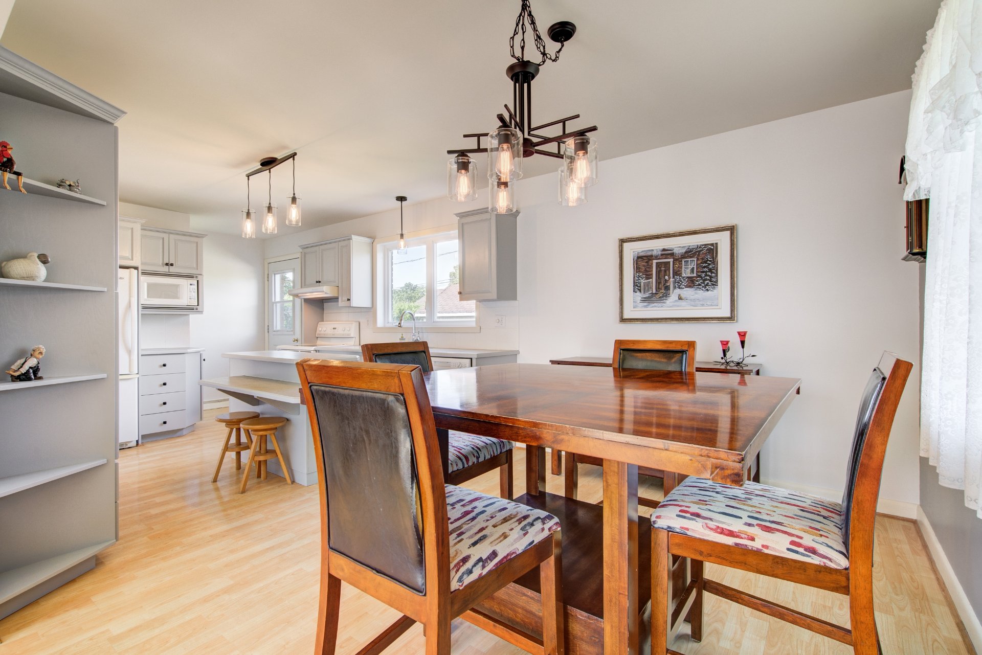 Photo - Dining room