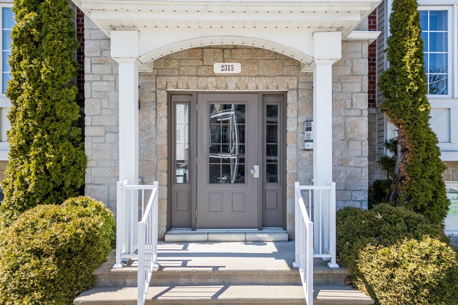 Entrée extérieure