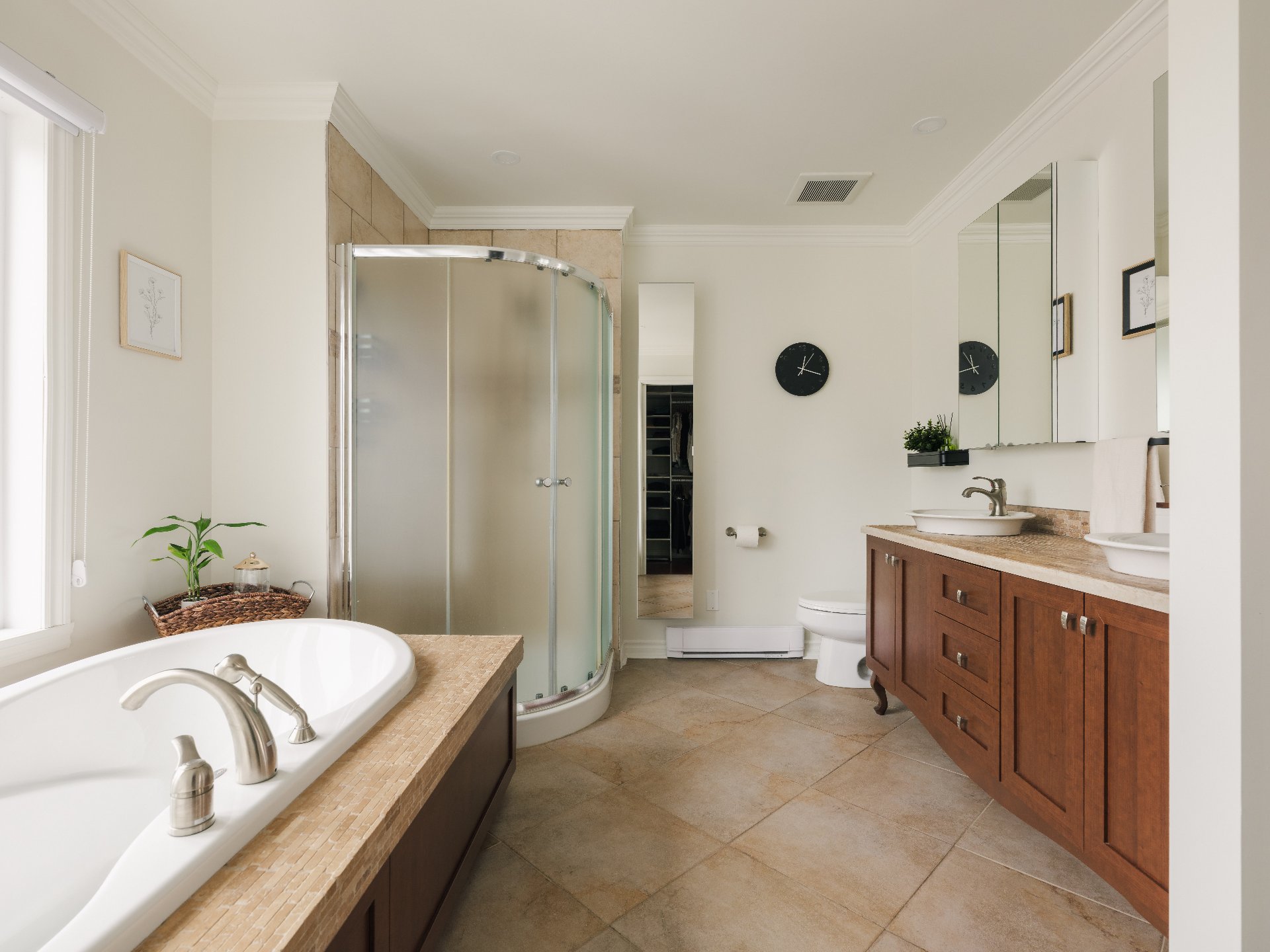 Photo - Salle de bains attenante à la CCP