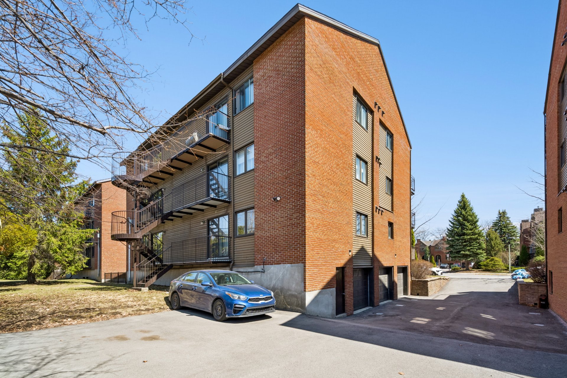 Photo - Stationnement