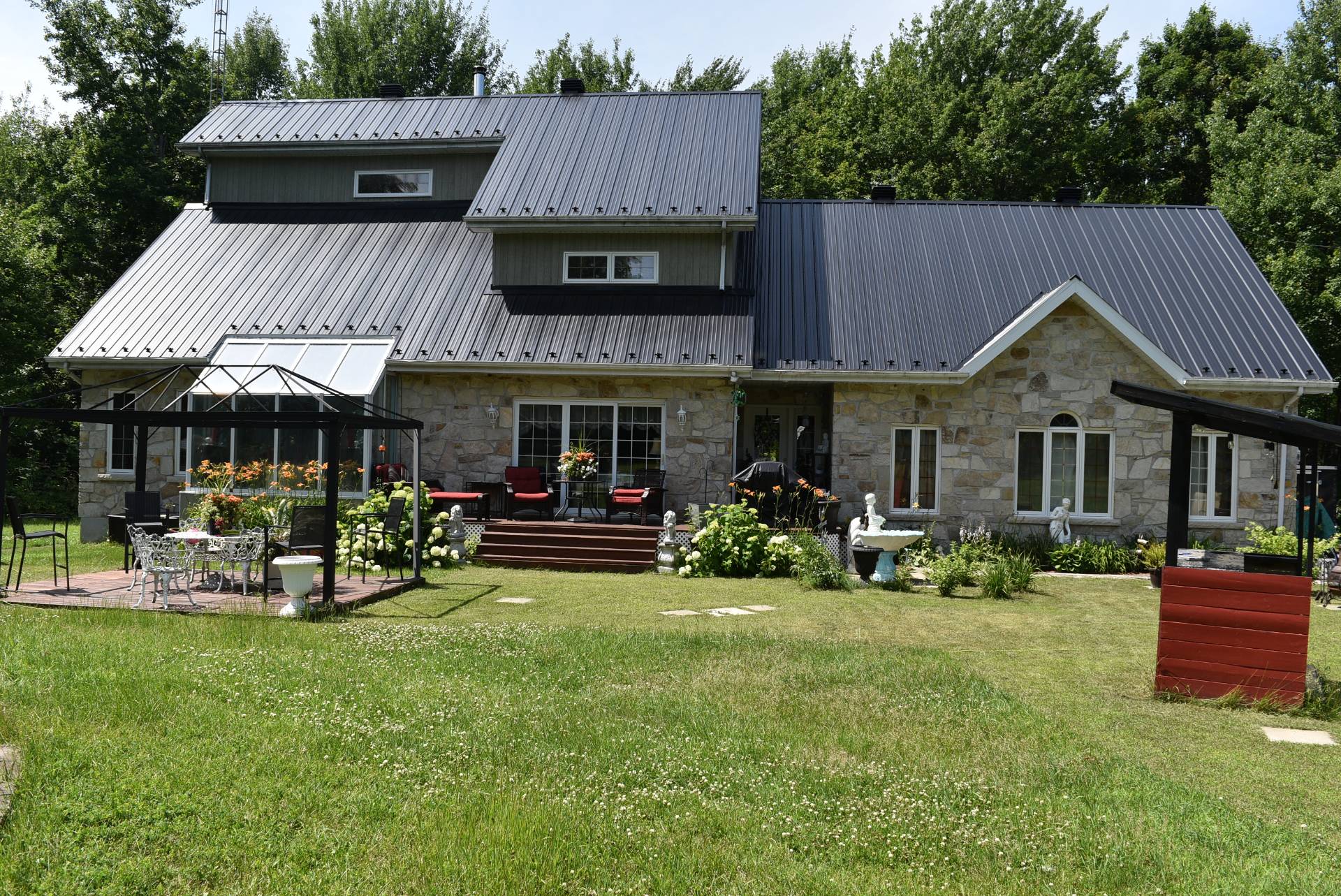 Photo - Façade
