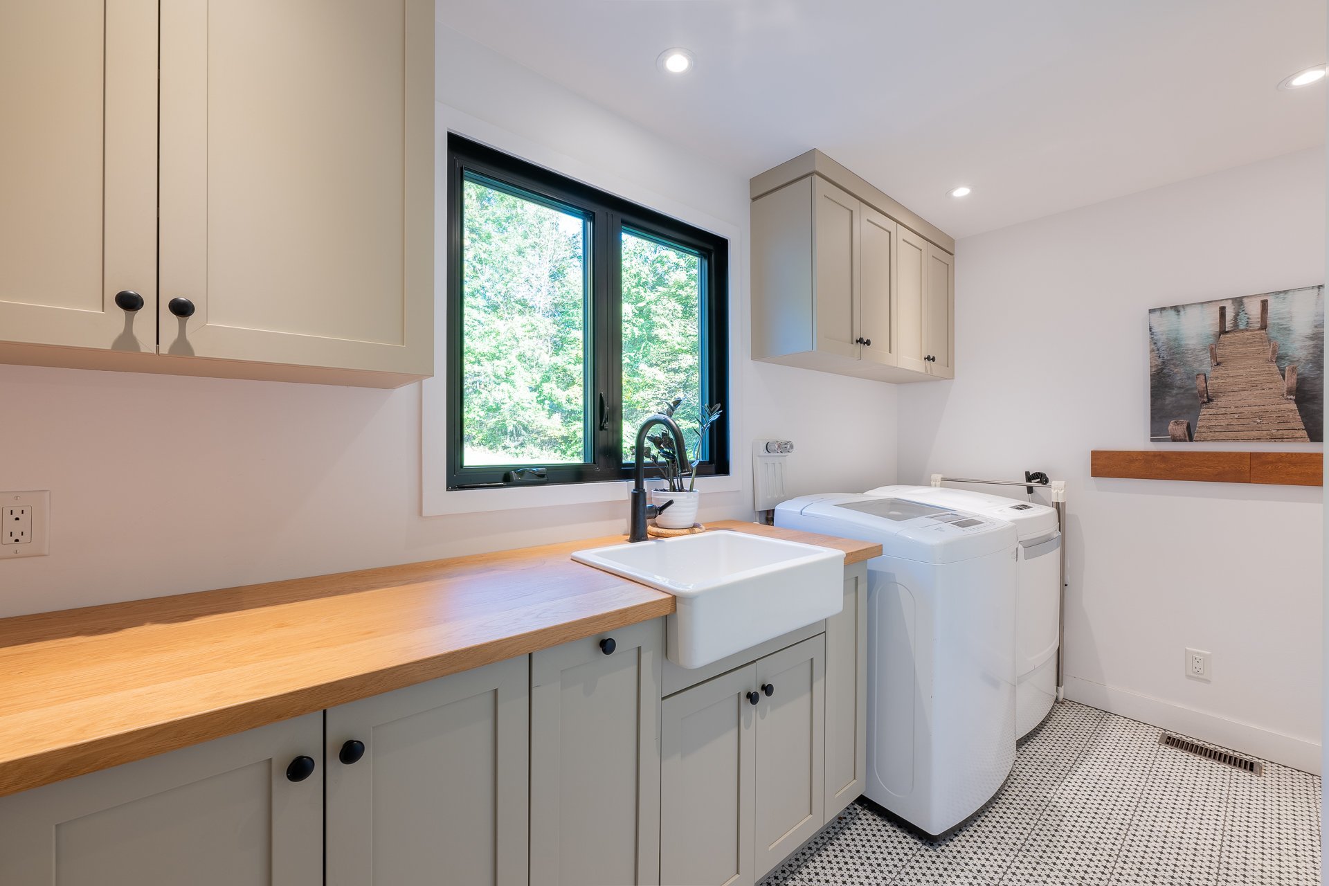 Photo - Laundry room