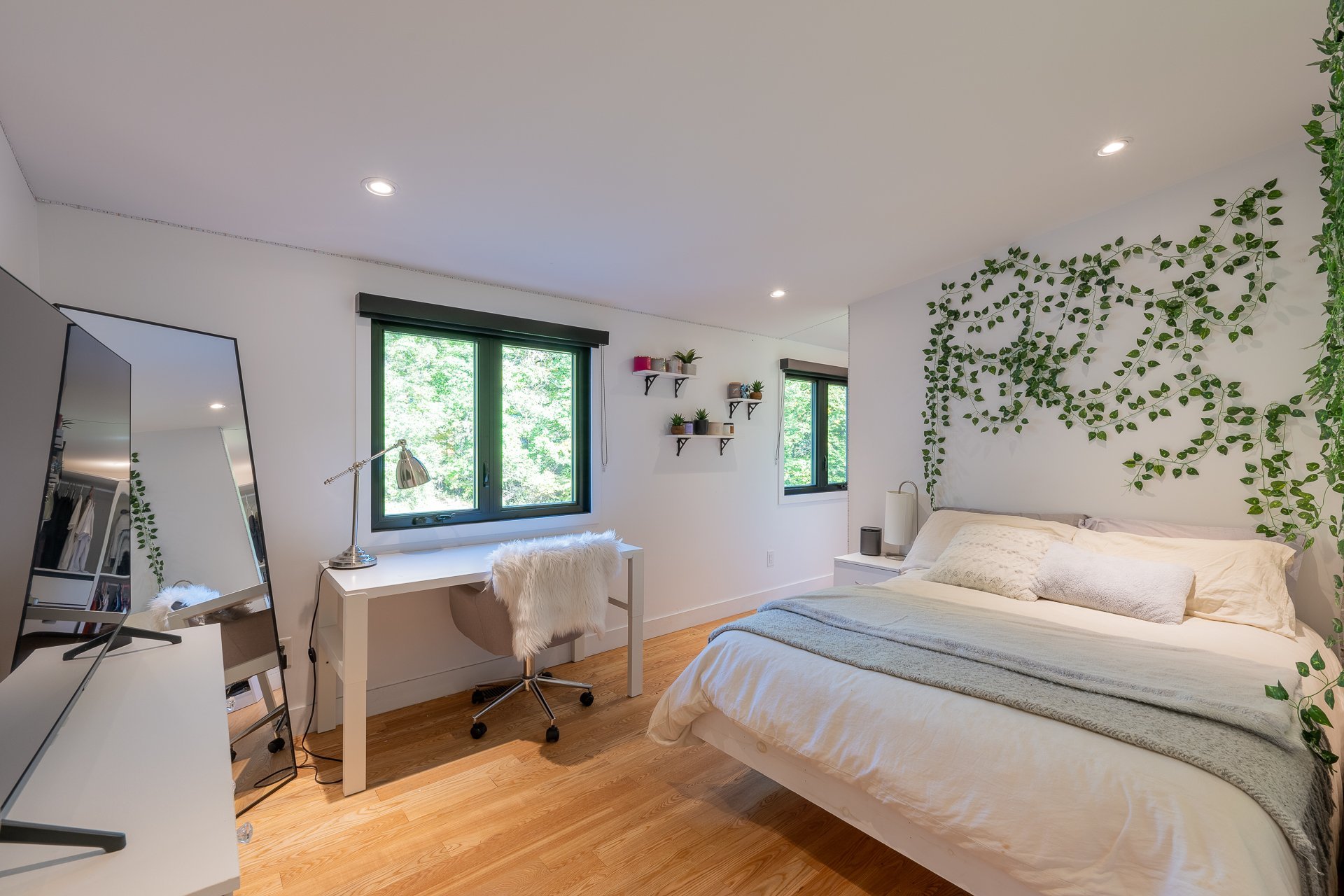 Photo - Bedroom