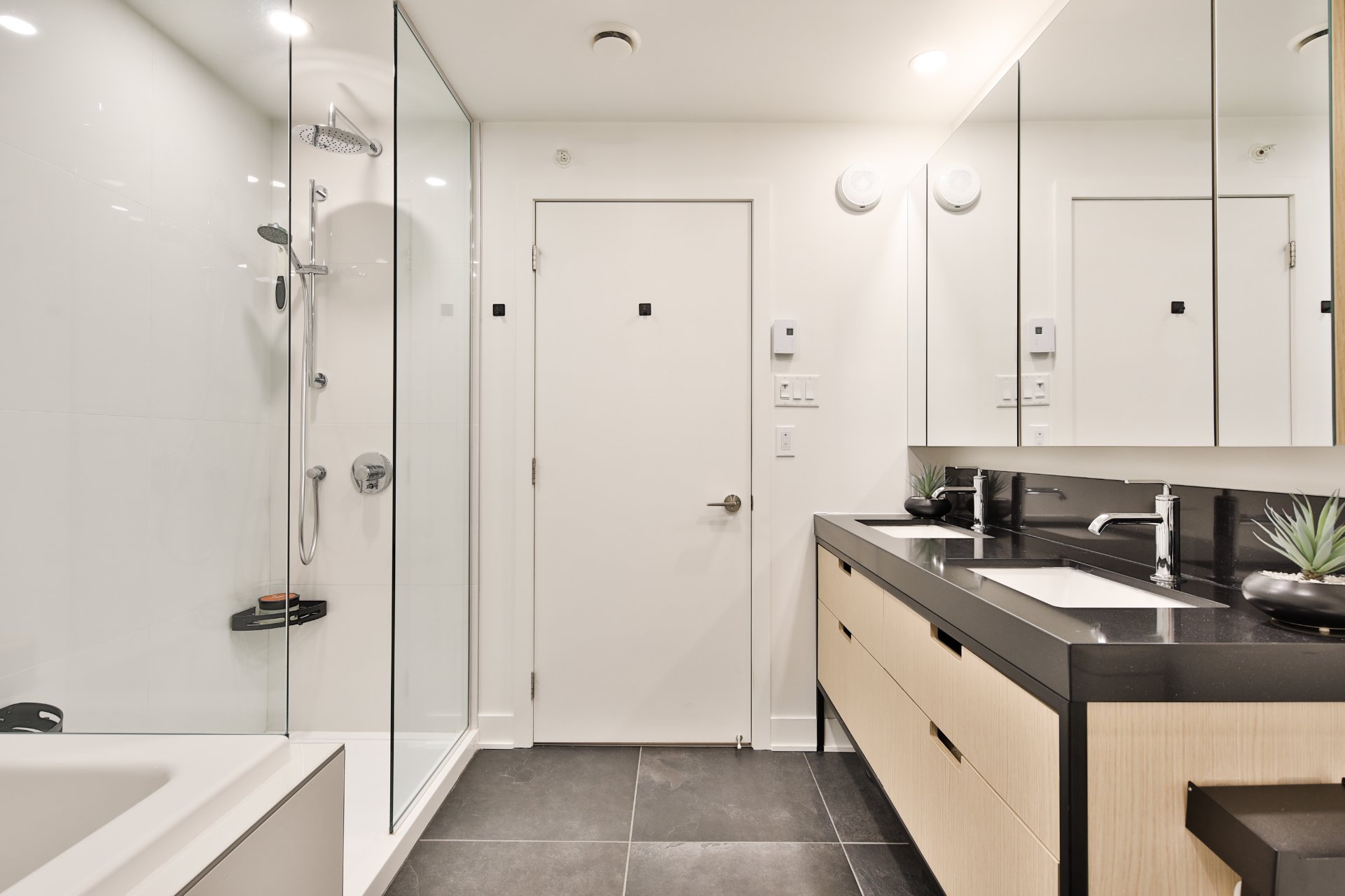 Salle de bains attenante à la CCP