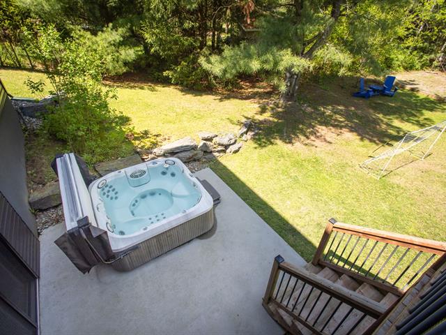 Hot tub