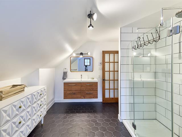 Salle de bains attenante à la CCP