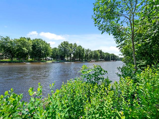 Vue sur l'eau