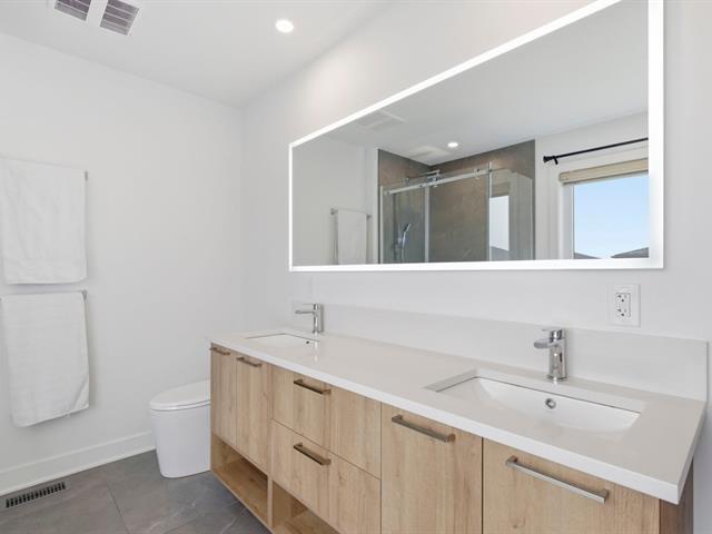 Ensuite bathroom