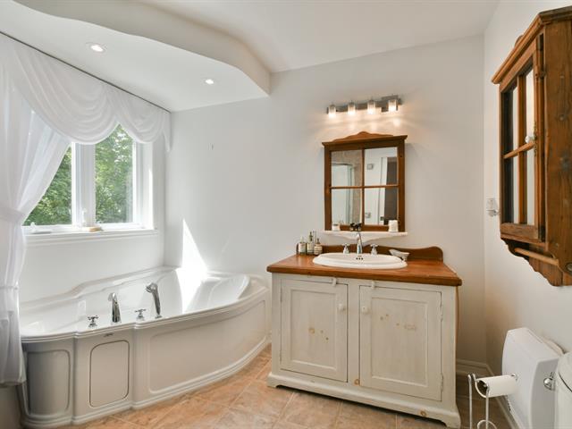 Ensuite bathroom