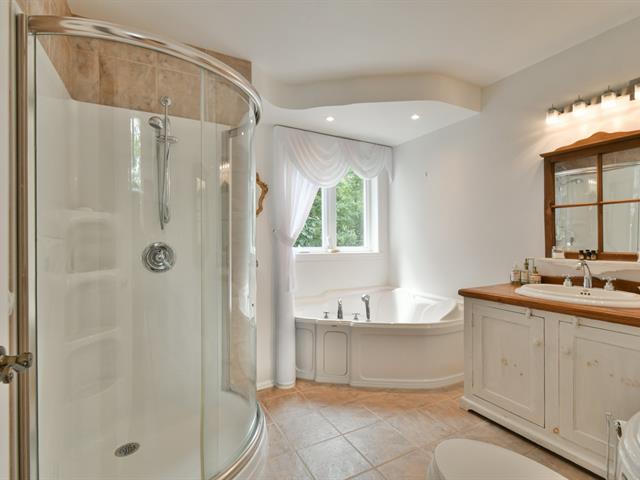 Ensuite bathroom