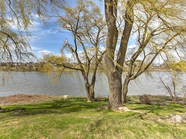 Vue sur l'eau