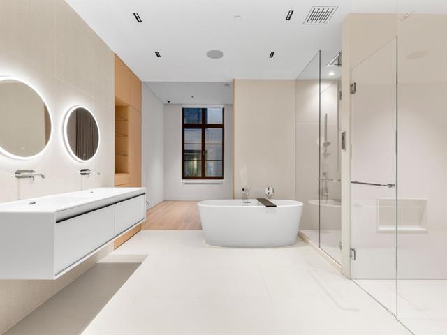Ensuite bathroom