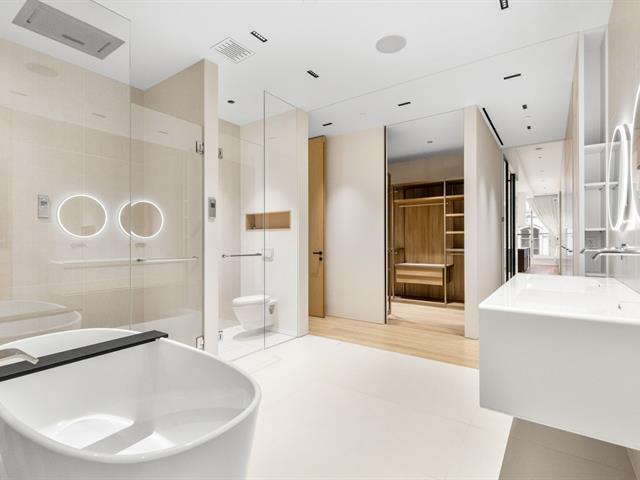 Ensuite bathroom