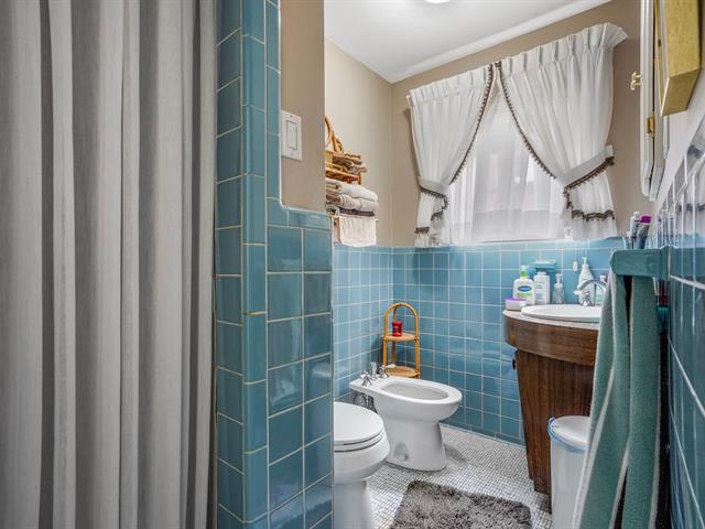 Ensuite bathroom