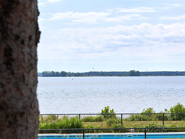 Vue sur l'eau