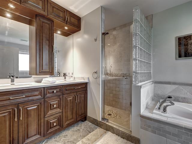 Salle de bains attenante à la CCP