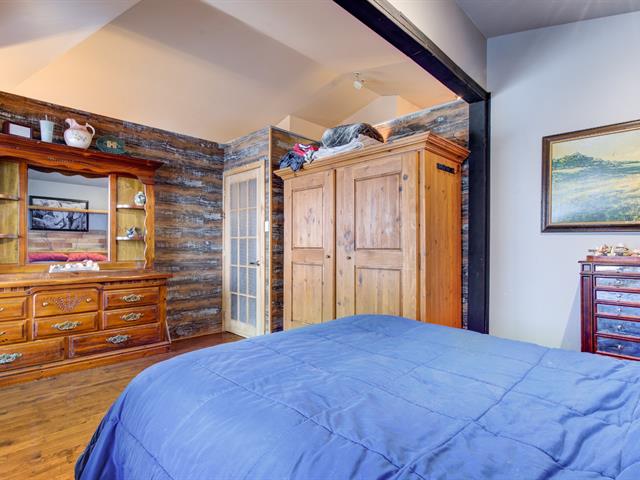 Two or more storey for sale, Mercier