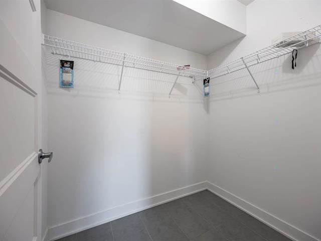 Walk-in closet