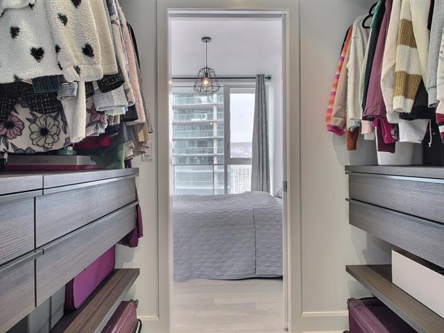 Walk-in closet