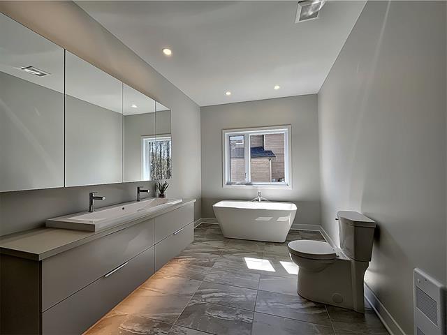 Ensuite bathroom