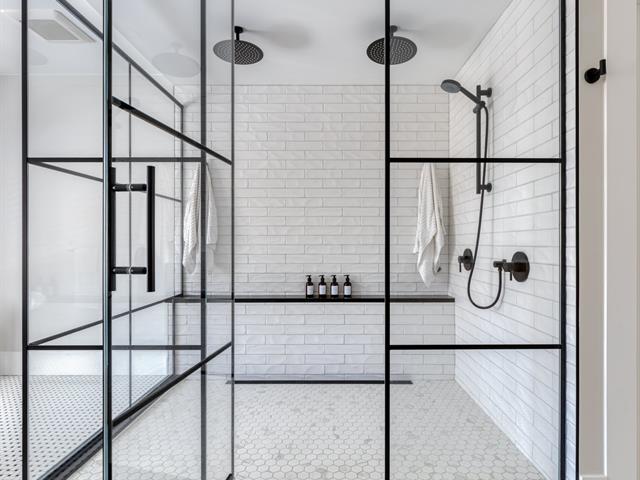 Salle de bains attenante à la CCP