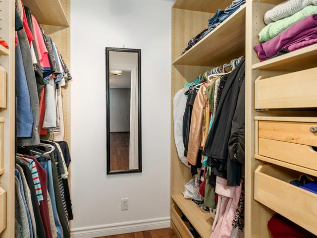 Walk-in closet