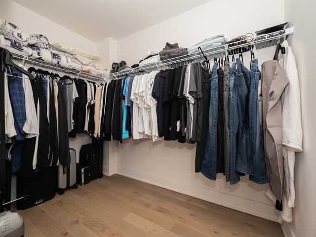 Walk-in closet