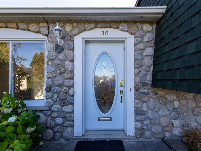 Maison à paliers multiples vendu, Dollard-des-Ormeaux