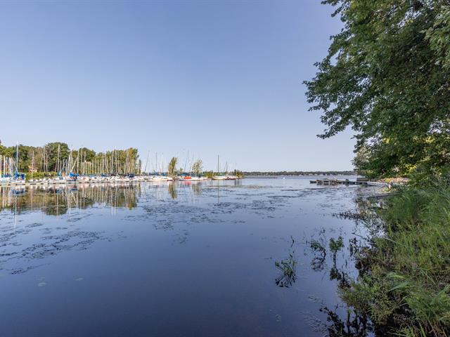 Vue sur l'eau