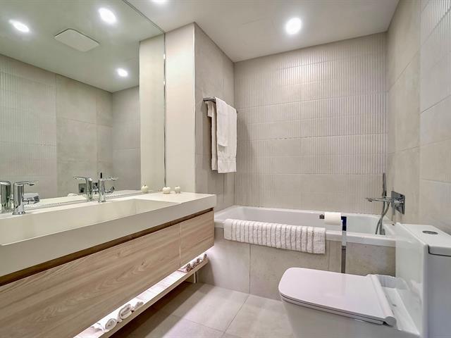 Ensuite bathroom