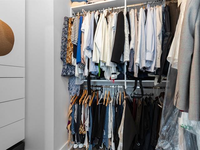 Walk-in closet