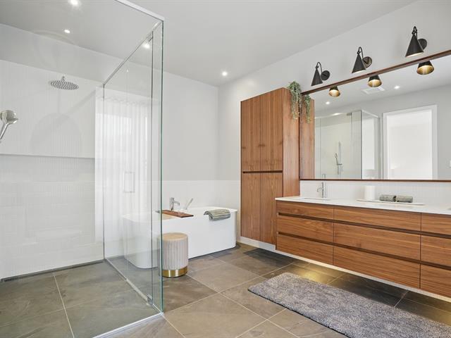 Ensuite bathroom
