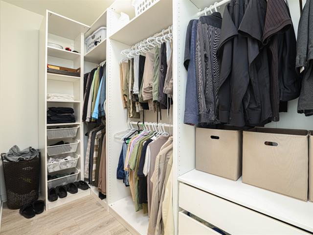 Walk-in closet