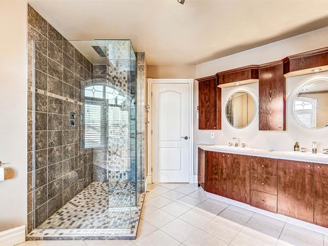 Two or more storey sold, Saint-Philippe