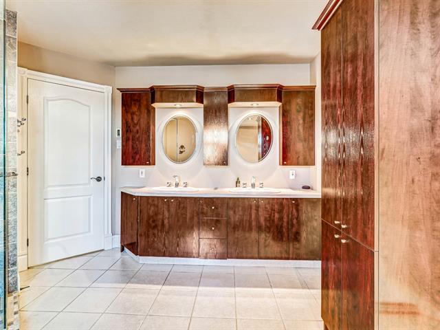 Two or more storey sold, Saint-Philippe