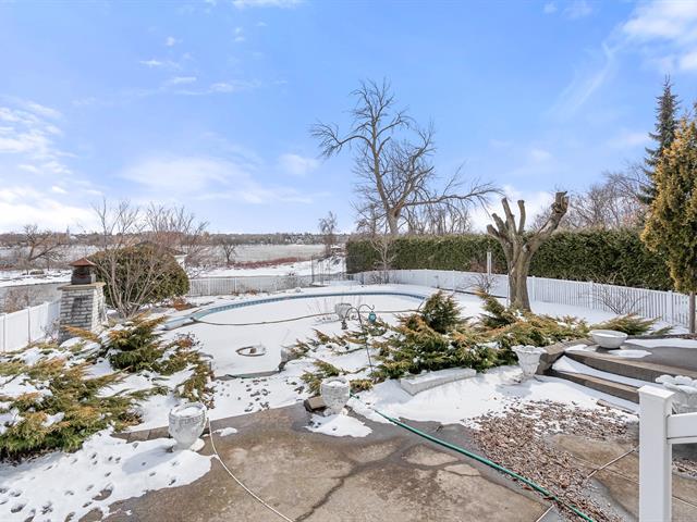 Cour