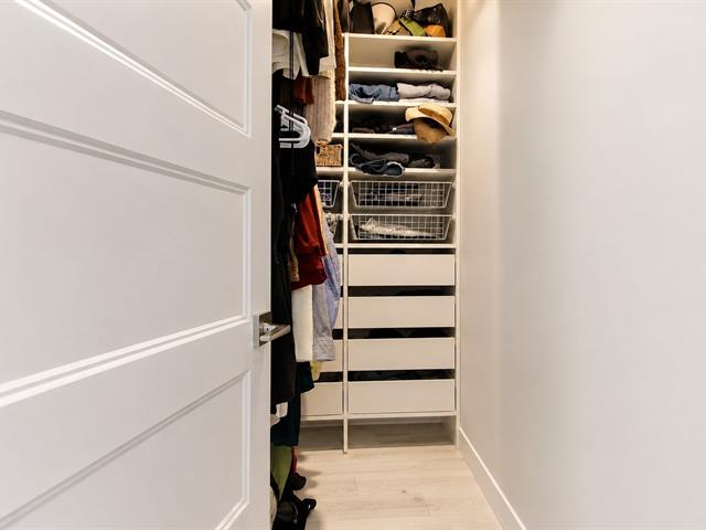 Walk-in closet